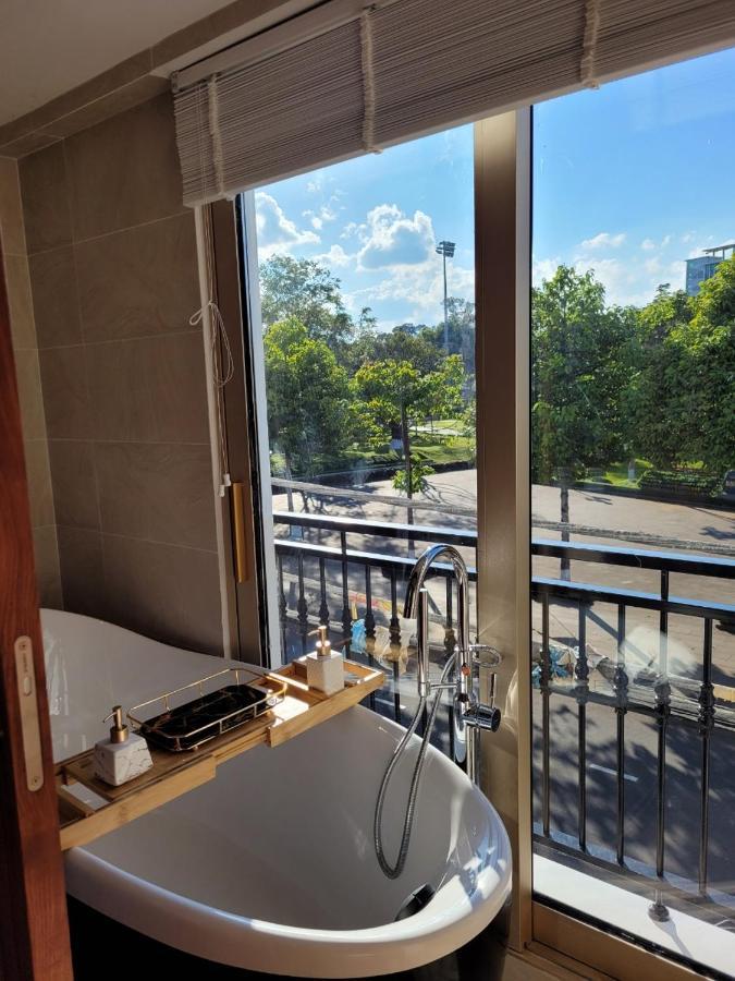 Ngon Avatar Hotel เปลกู ภายนอก รูปภาพ