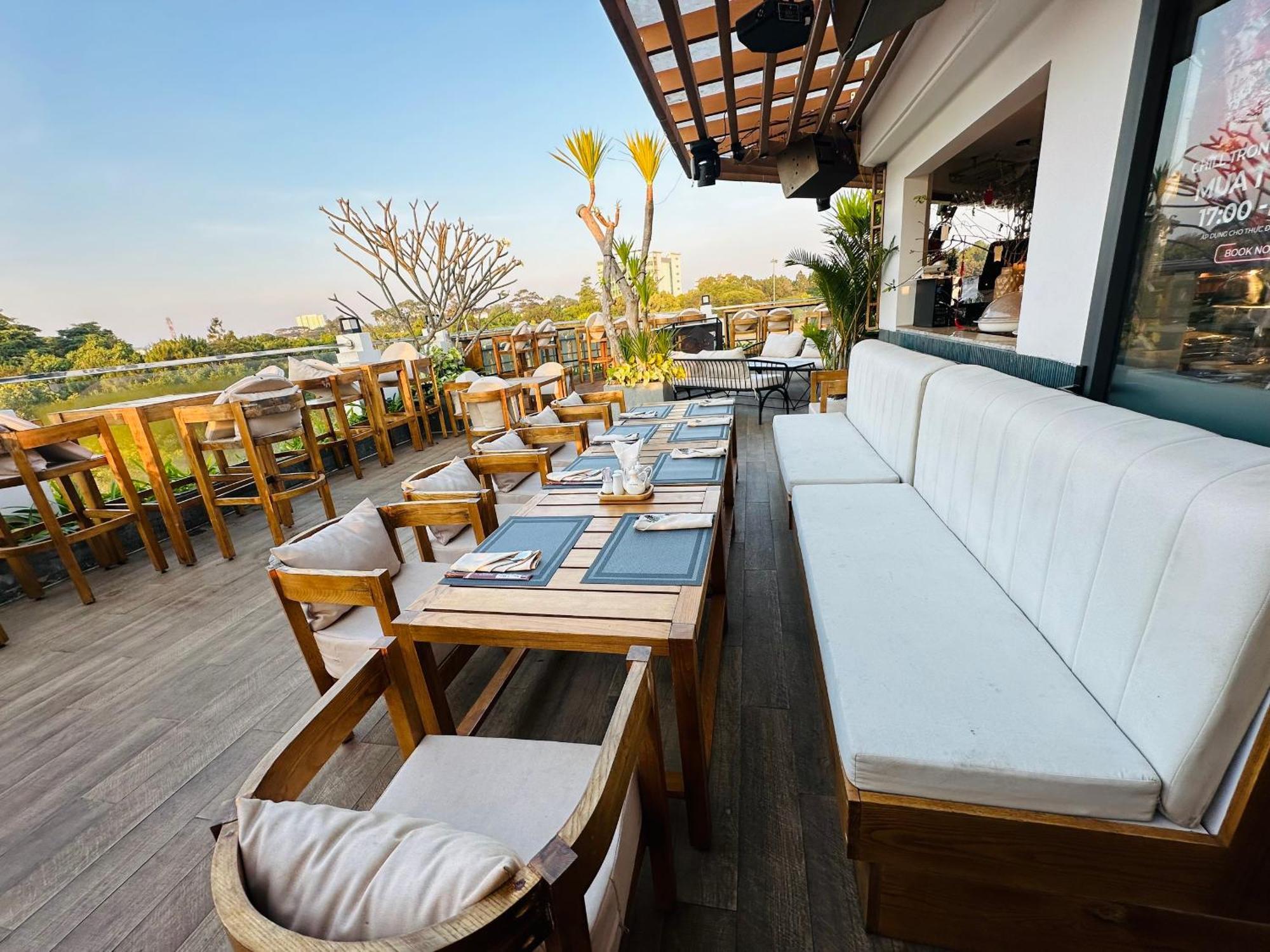 Ngon Avatar Hotel เปลกู ภายนอก รูปภาพ
